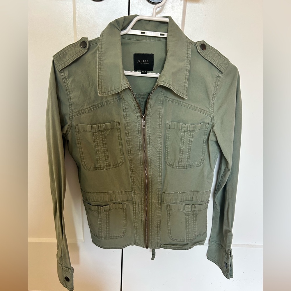 Women’s Guess blazer with drawstring adjustable waist, size small, khaki green